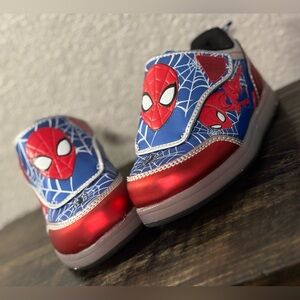 Marvel Spider-Man Light-up Athletic Sneaker 
Size 7 Toddler Boys
